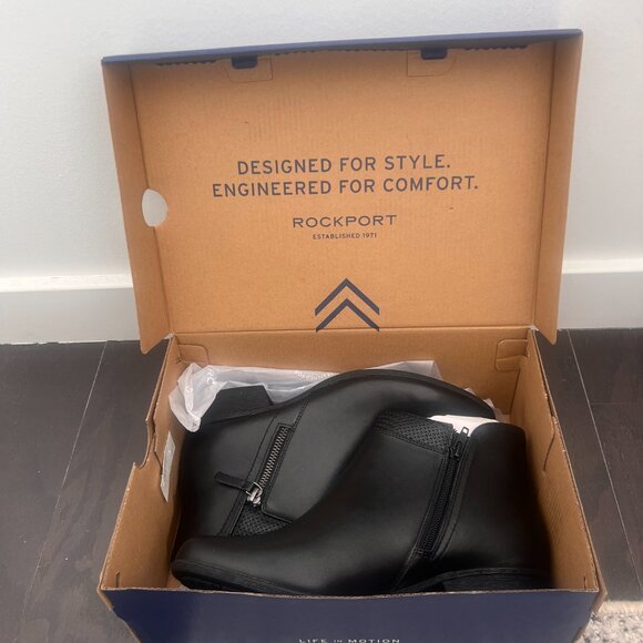Rockport Shoes - Rockport Womens Black Leather Size 10 ankle bootie with zipper never been worn
